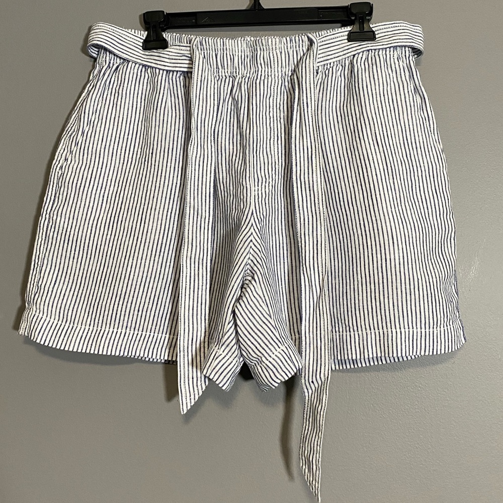 Lauren Ralph Lauren Linen Striped Shorts with belt